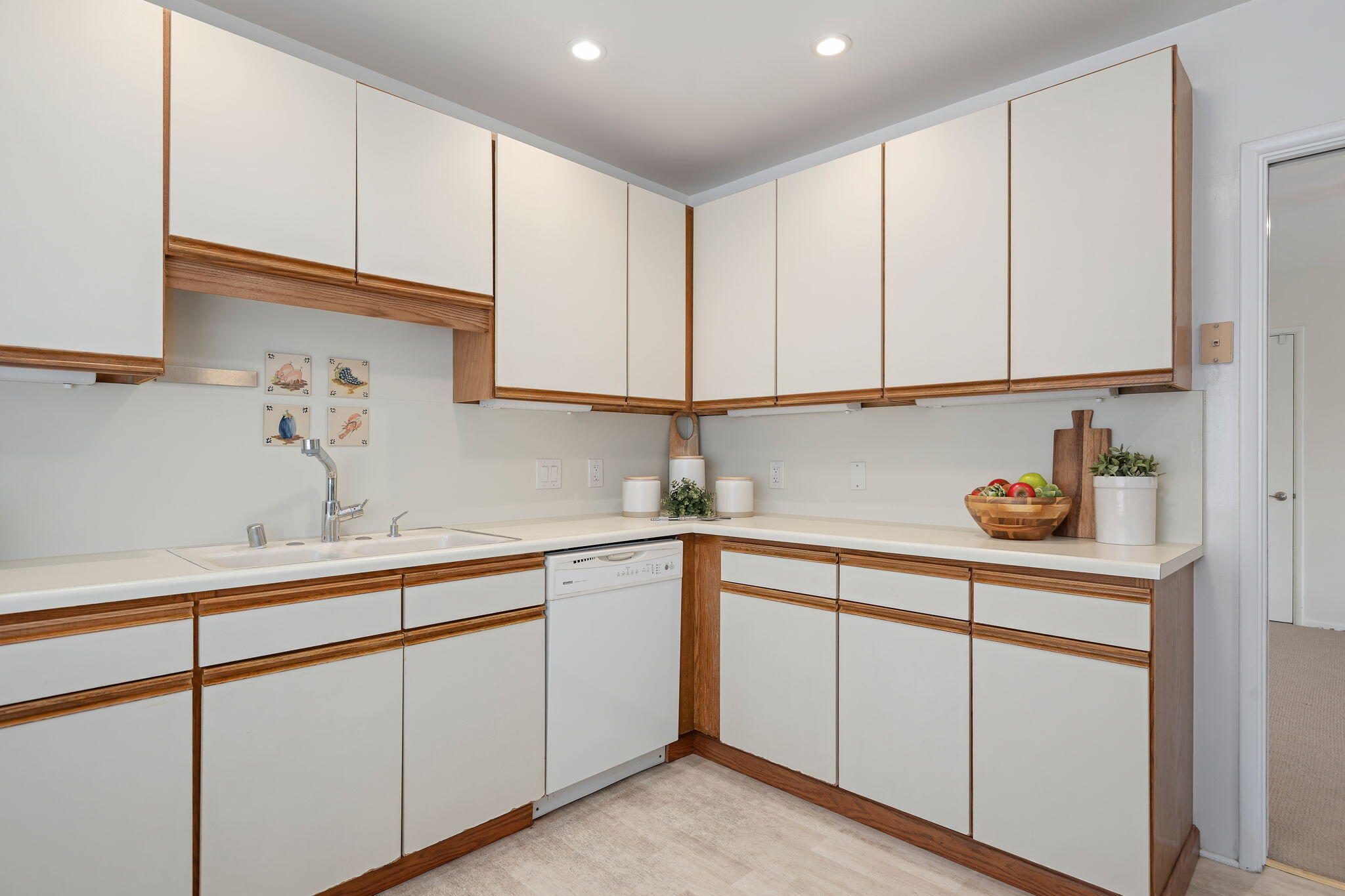 2030 State Street, Unit 6 Santa Barbara, CA 93105 - Photo 14 of 24 13-Kitchen