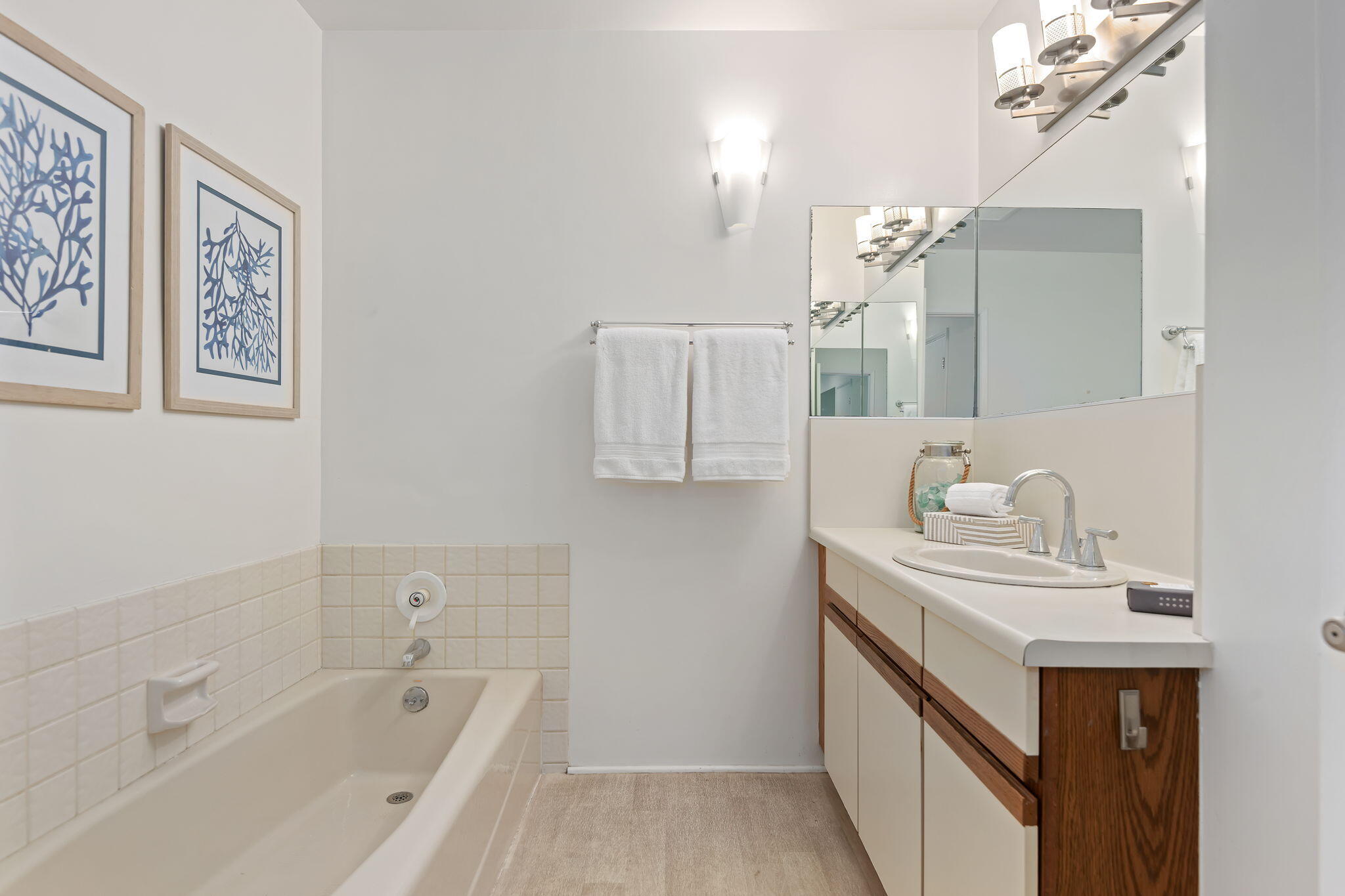 2030 State Street, Unit 6 Santa Barbara, CA 93105 - Photo 18 of 24 19-Primary Bathroom