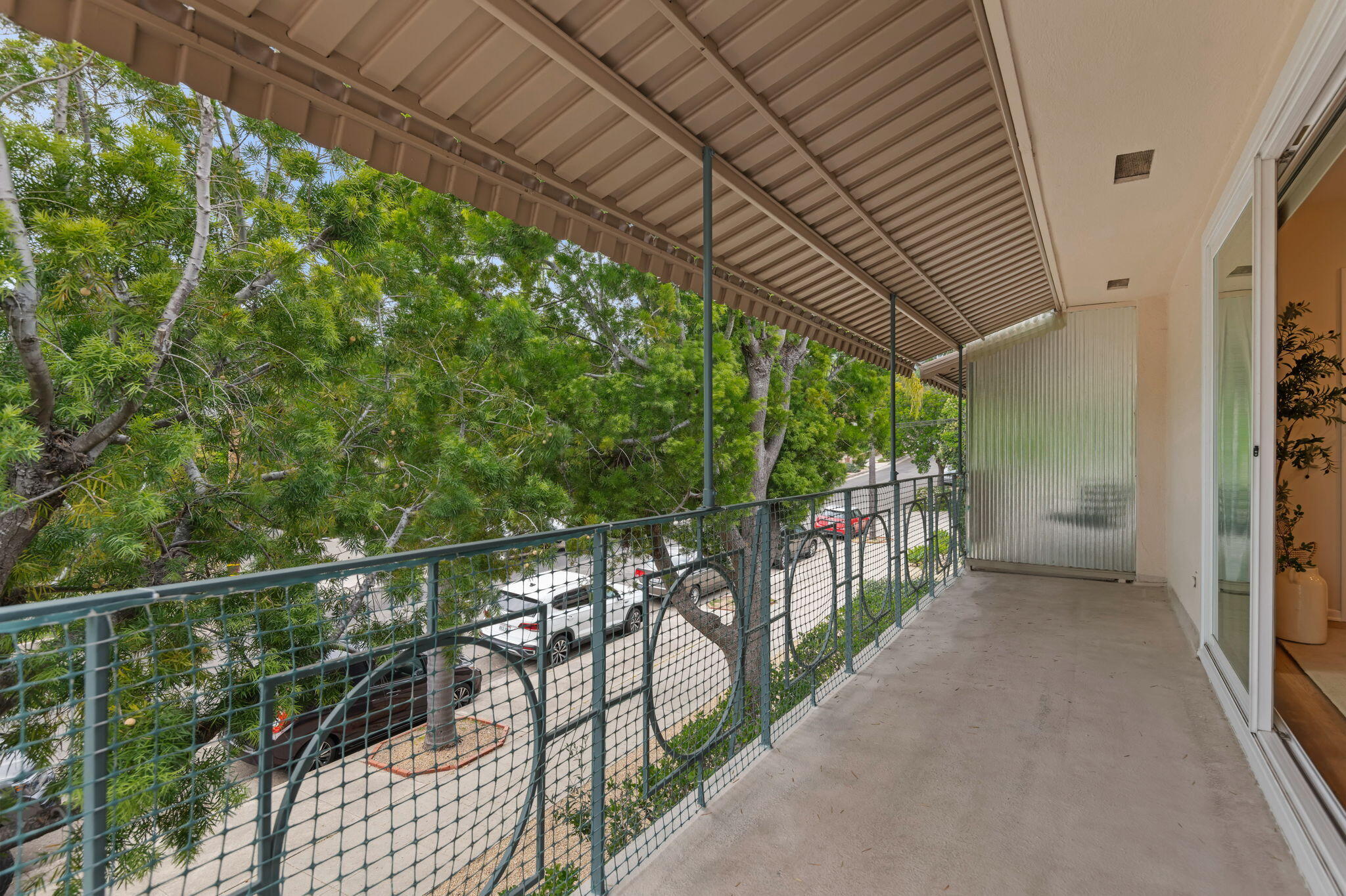 2030 State Street, Unit 6 Santa Barbara, CA 93105 - Photo 19 of 24 17-Bedroom Balcony