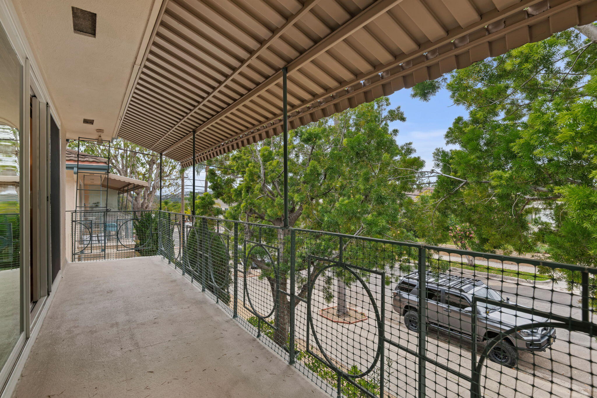2030 State Street, Unit 6 Santa Barbara, CA 93105 - Photo 20 of 24 18-Bedroom Balcony