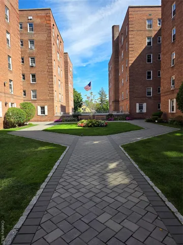 $199,500 | 70 Locust Avenue, Unit B505, New Rochelle, NY 10801