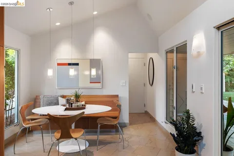 $2,290,000 | 12131 Skyline Boulevard, Oakland, CA 94619