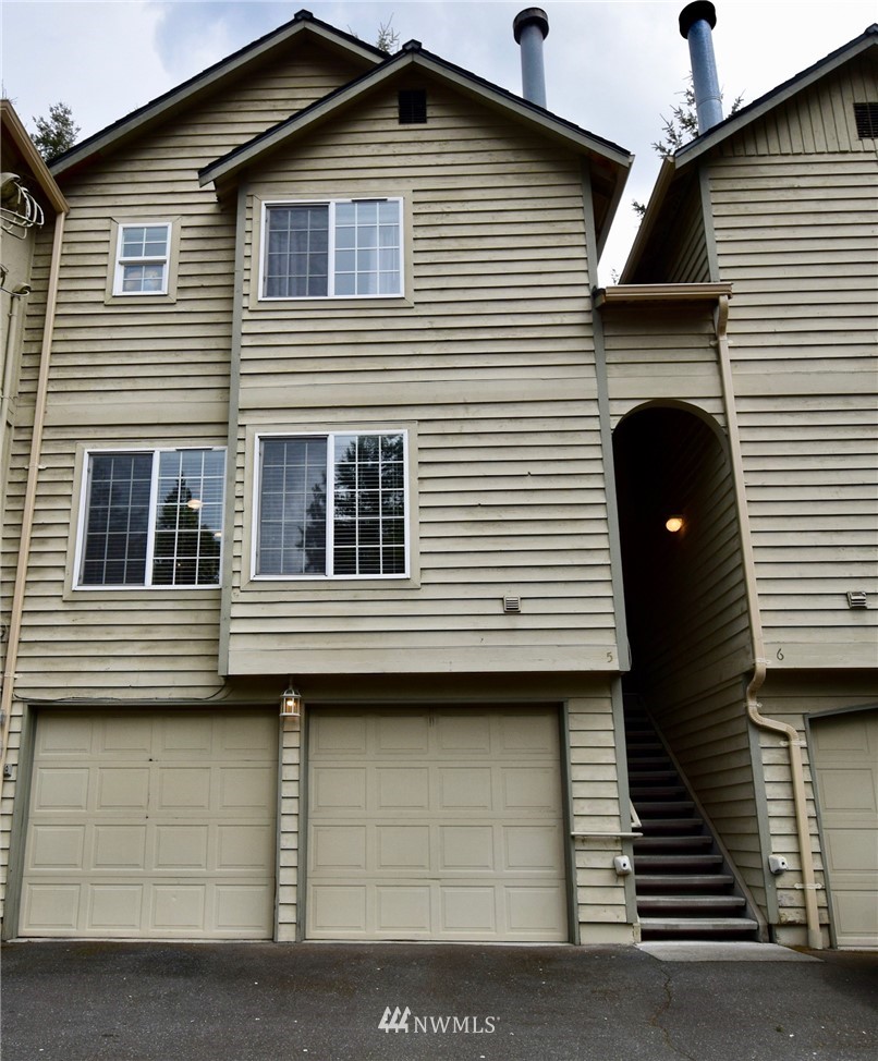 23317 Edmonds Way, Unit 5 Edmonds, WA 98026 - Photo 1 of 25 Gallery Image 1