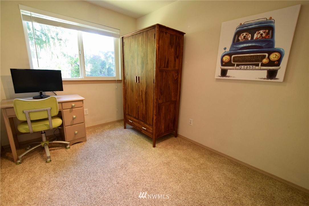 23317 Edmonds Way, Unit 5 Edmonds, WA 98026 - Photo 16 of 25 Gallery Image 16