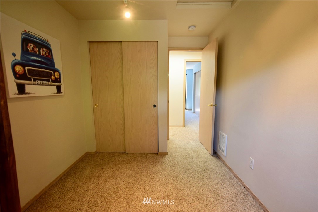 23317 Edmonds Way, Unit 5 Edmonds, WA 98026 - Photo 17 of 25 Gallery Image 17