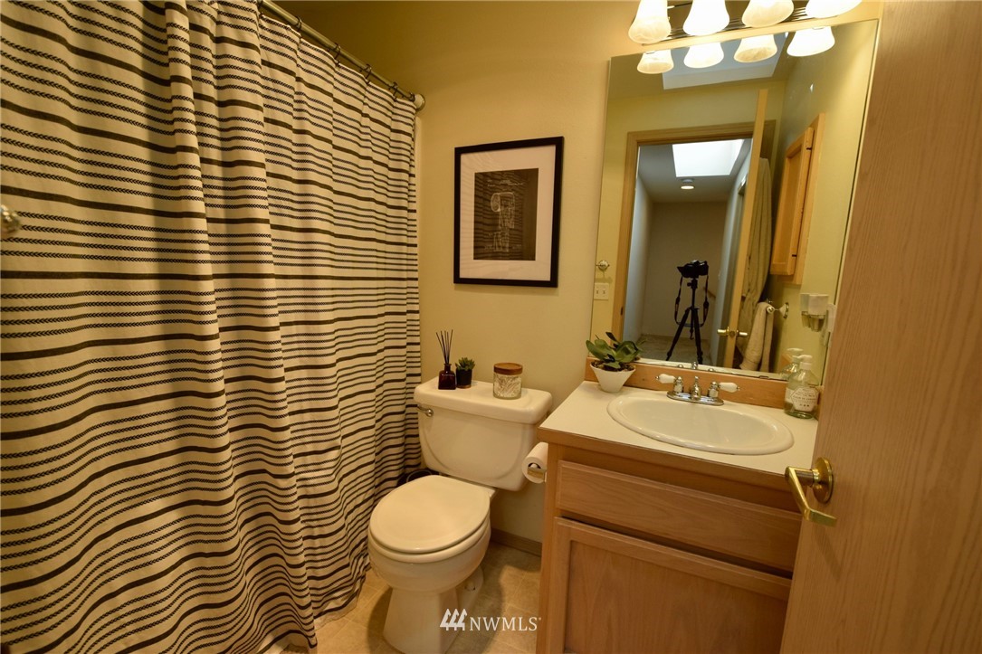 23317 Edmonds Way, Unit 5 Edmonds, WA 98026 - Photo 18 of 25 Gallery Image 18