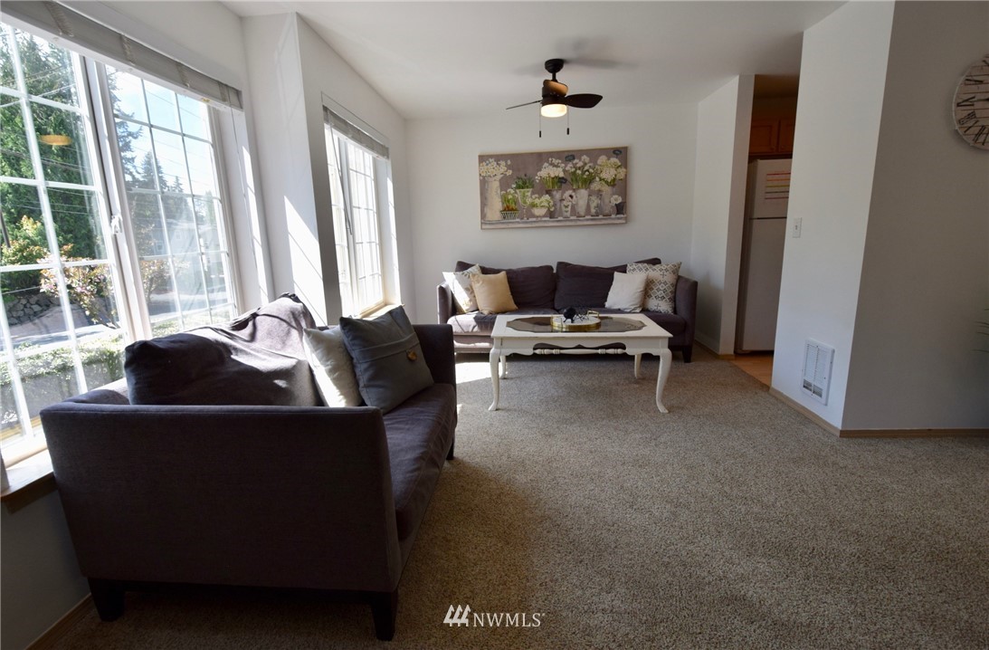 23317 Edmonds Way, Unit 5 Edmonds, WA 98026 - Photo 3 of 25 Gallery Image 3