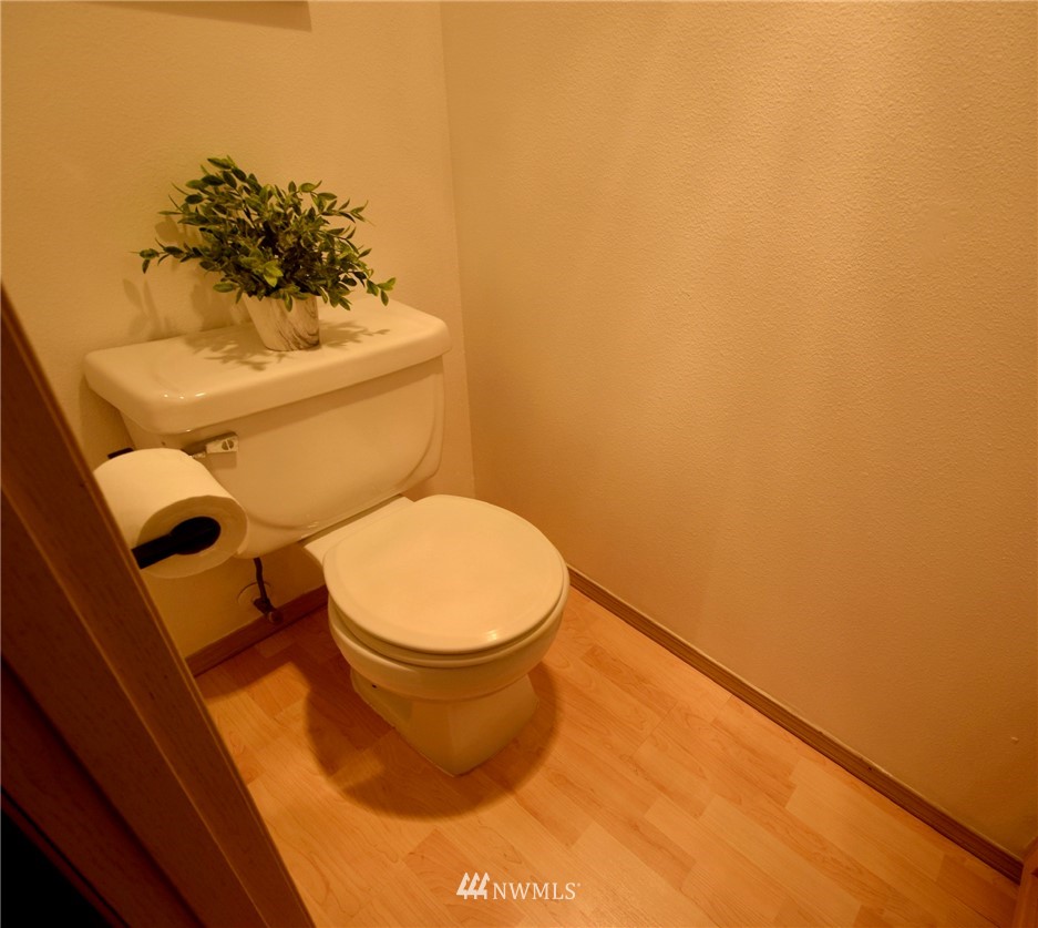 23317 Edmonds Way, Unit 5 Edmonds, WA 98026 - Photo 22 of 25 Gallery Image 22