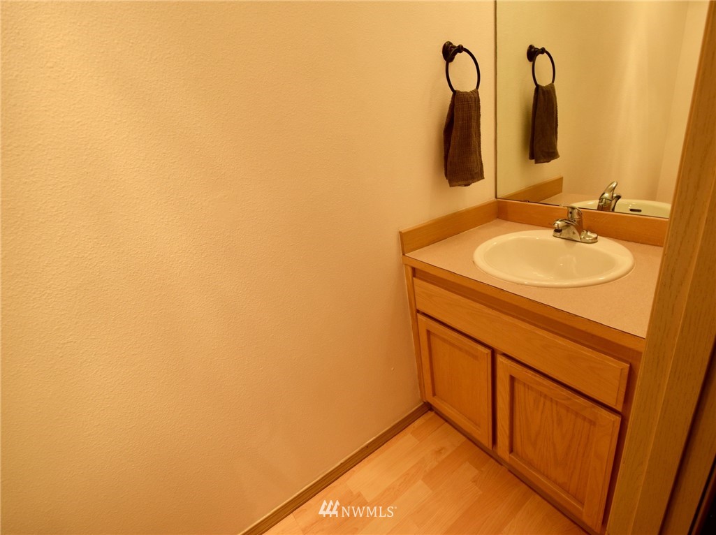 23317 Edmonds Way, Unit 5 Edmonds, WA 98026 - Photo 23 of 25 Gallery Image 23