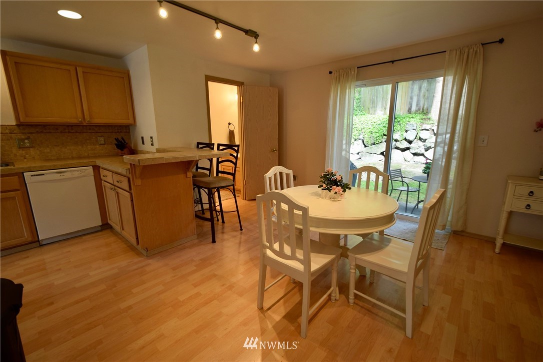 23317 Edmonds Way, Unit 5 Edmonds, WA 98026 - Photo 5 of 25 Gallery Image 5
