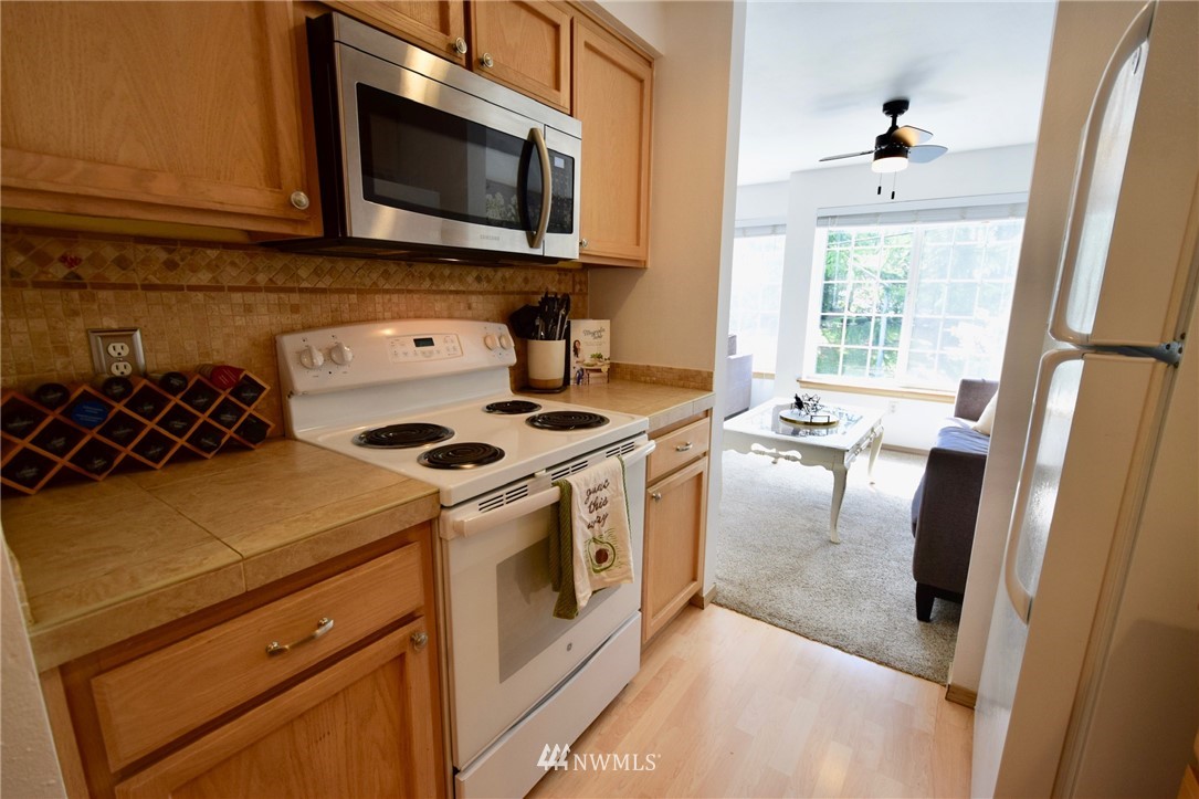 23317 Edmonds Way, Unit 5 Edmonds, WA 98026 - Photo 6 of 25 Gallery Image 6