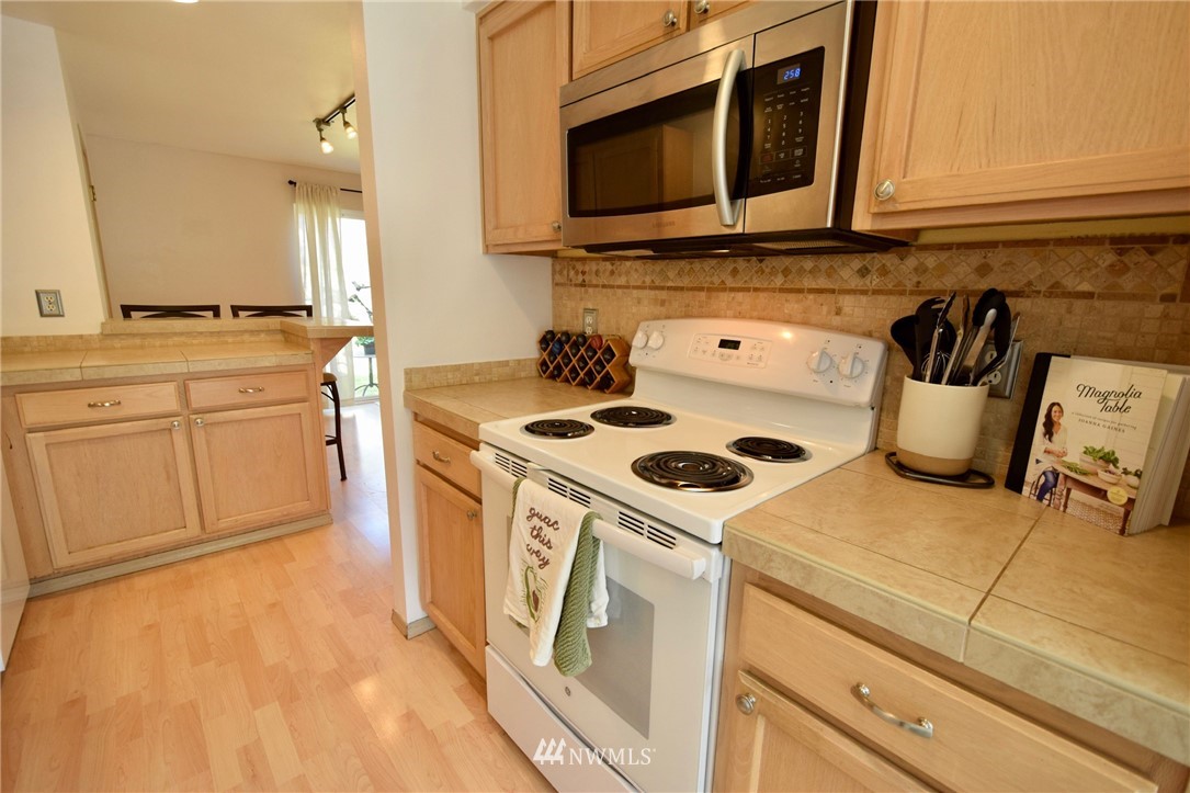23317 Edmonds Way, Unit 5 Edmonds, WA 98026 - Photo 7 of 25 Gallery Image 7
