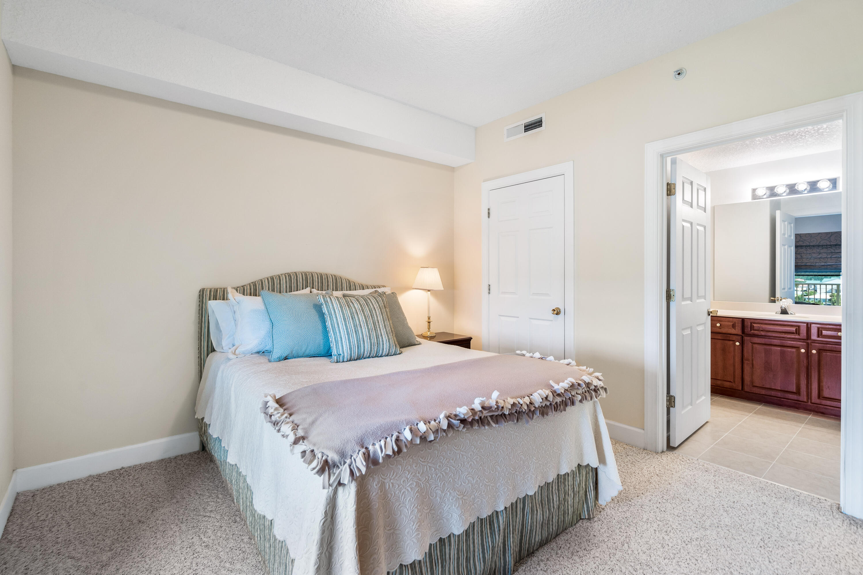 17545 Front Beach Road, Unit 804 Panama City Beach, FL 32413 - Photo 19 of 29 Emerald Isle 804-18