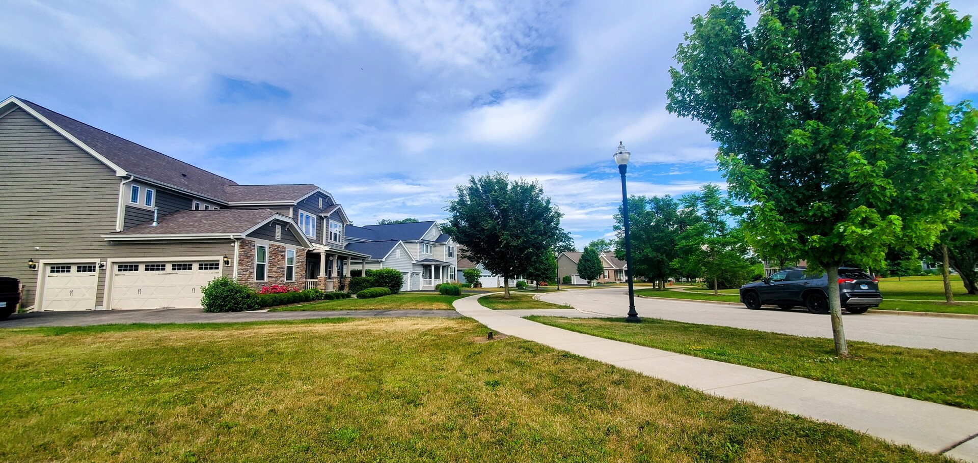 4378 John Milton Road Elgin, IL 60124 - Photo 4 of 10 Gallery Image 4