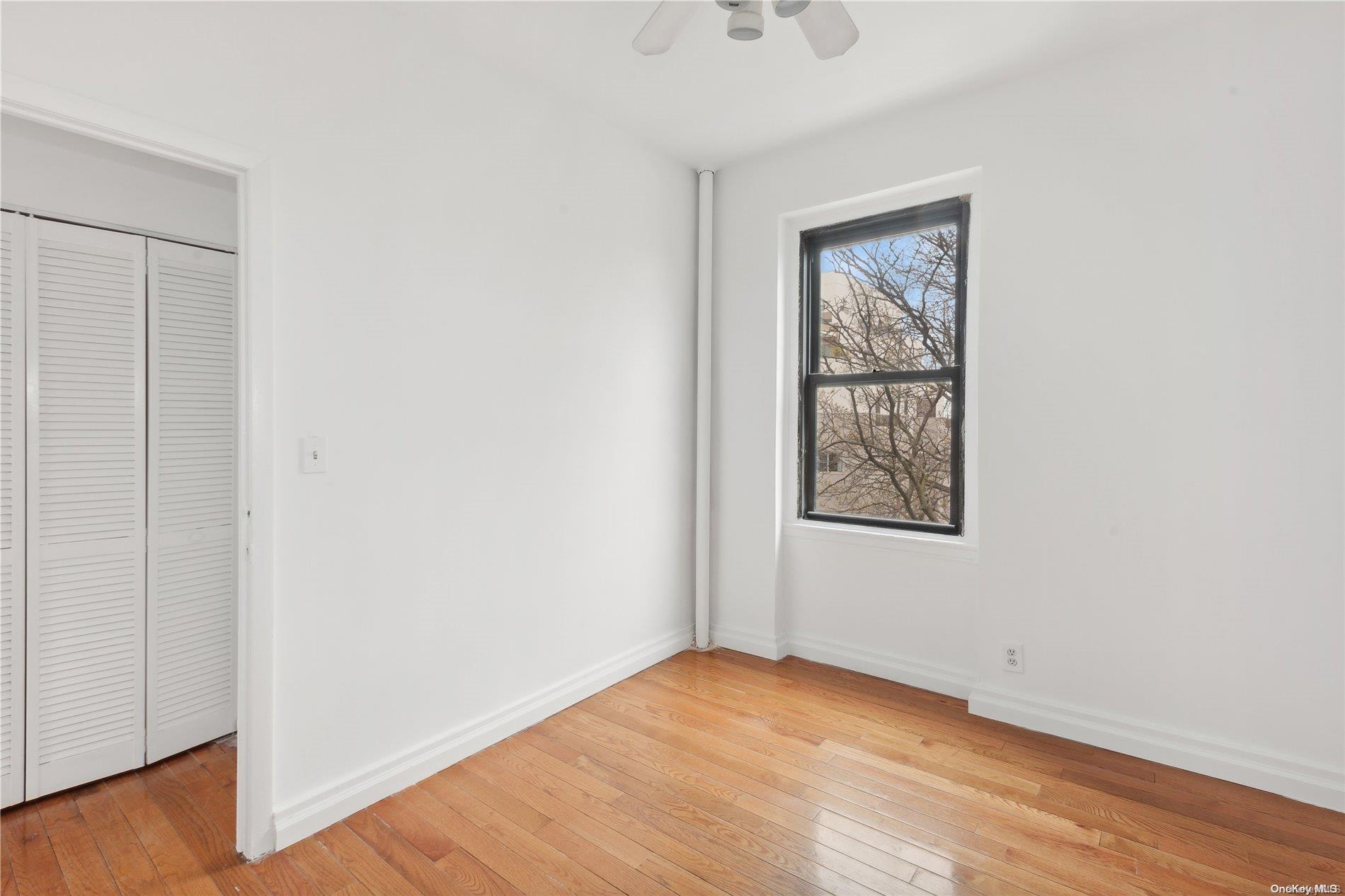 21-57 33rd Street, Unit 4D Queens, NY 11105 - Photo 4 of 11 Living Room 3