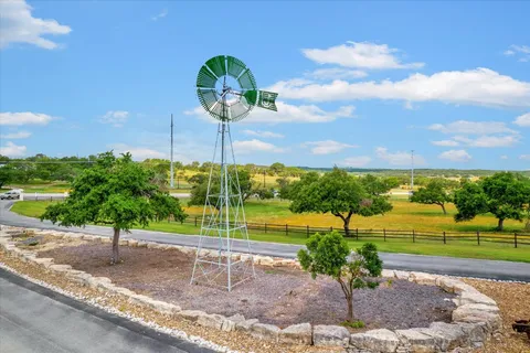 $79,700 | 121 South Jesse Stiff, Blanco, TX 78606