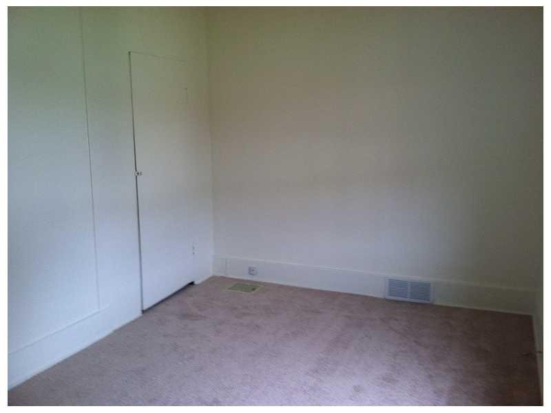 26 Rudolph Street McKees Rocks, PA 15136 - Photo 7 of 11 Bedroom.