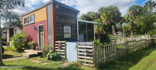 front view of house with a yard