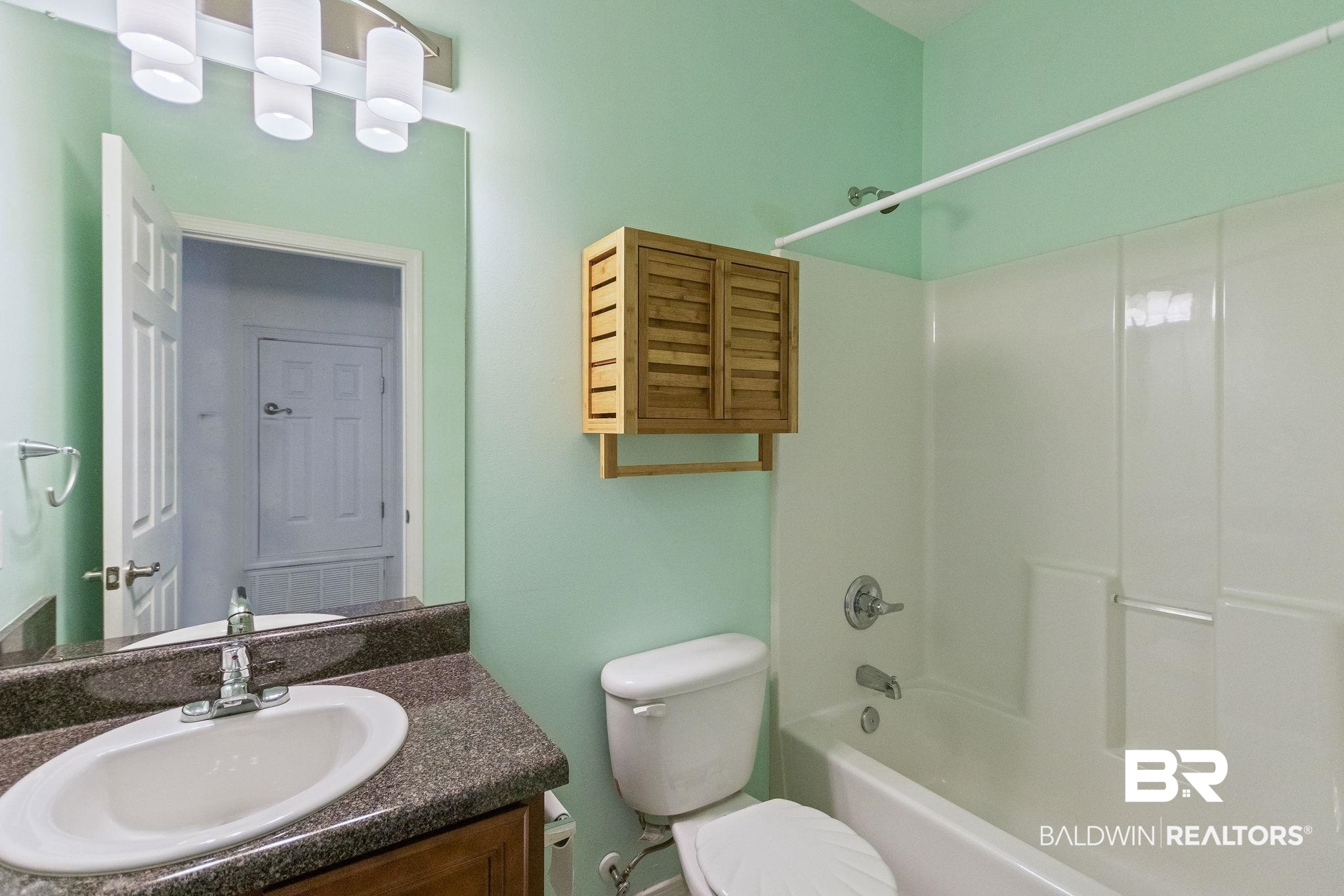 33156 Stables Drive, Unit 7B Daphne, AL 36527 - Photo 22 of 31 Bathroom 2