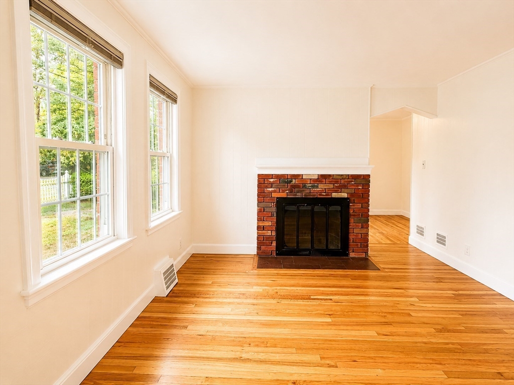 106 Russell Road Newton, MA 02465 - Photo 2 of 12 Gallery Image 2