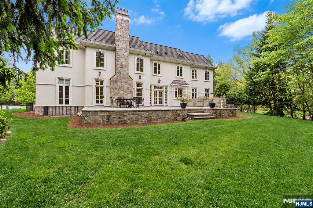 1 Sandstone Ridge Upper Saddle River, NJ 07458 - Photo 39 of 48