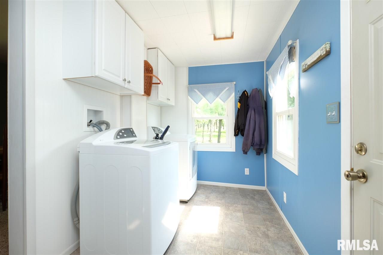 16303 Red Shale Hill Road Pekin, IL 61554 - Photo 11 of 32 Gallery Image 11