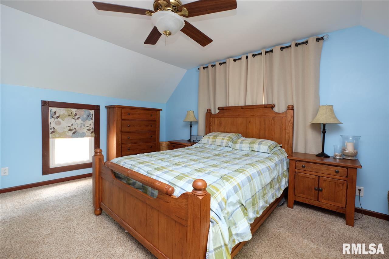 16303 Red Shale Hill Road Pekin, IL 61554 - Photo 13 of 32 Gallery Image 13