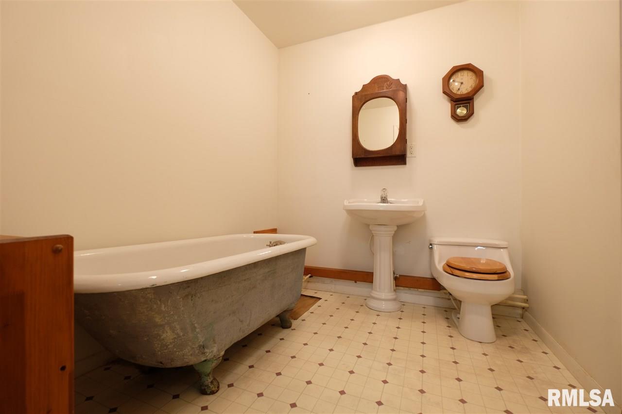 16303 Red Shale Hill Road Pekin, IL 61554 - Photo 19 of 32 Gallery Image 19