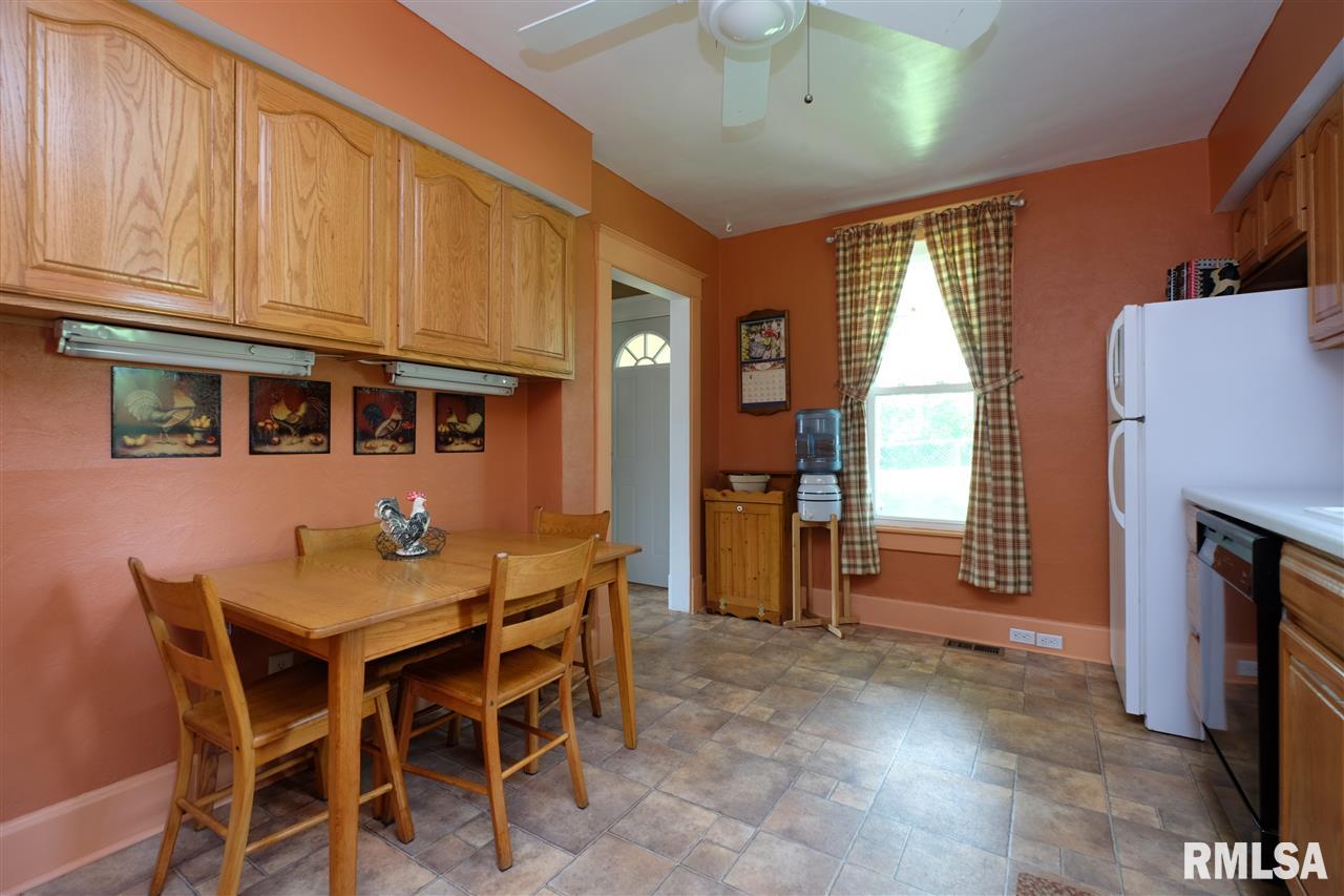 16303 Red Shale Hill Road Pekin, IL 61554 - Photo 8 of 32 Gallery Image 8