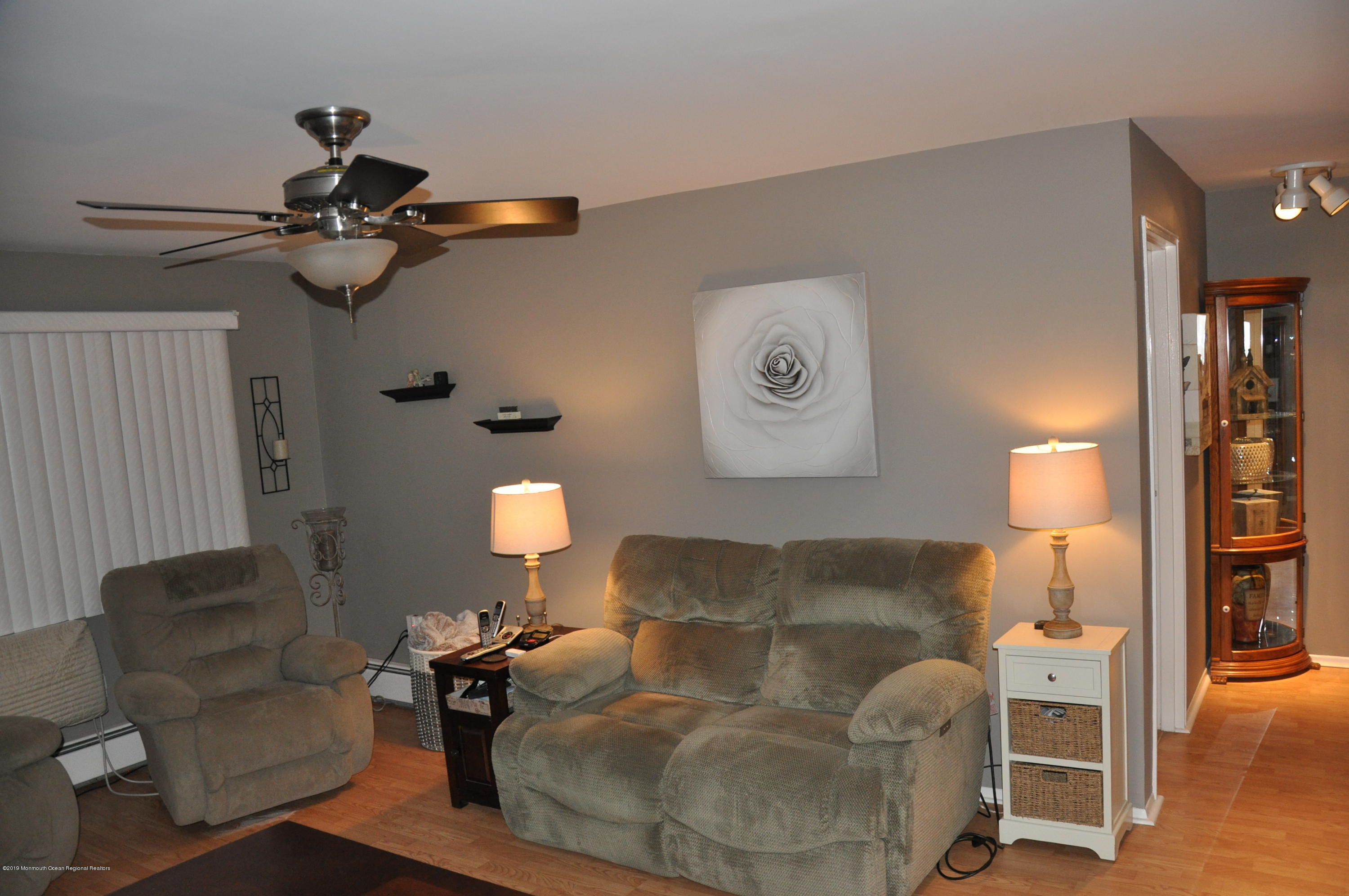 1123 A Valley Road, Unit 47 Wayne, NJ 07470 - Photo 4 of 9 Living Room2