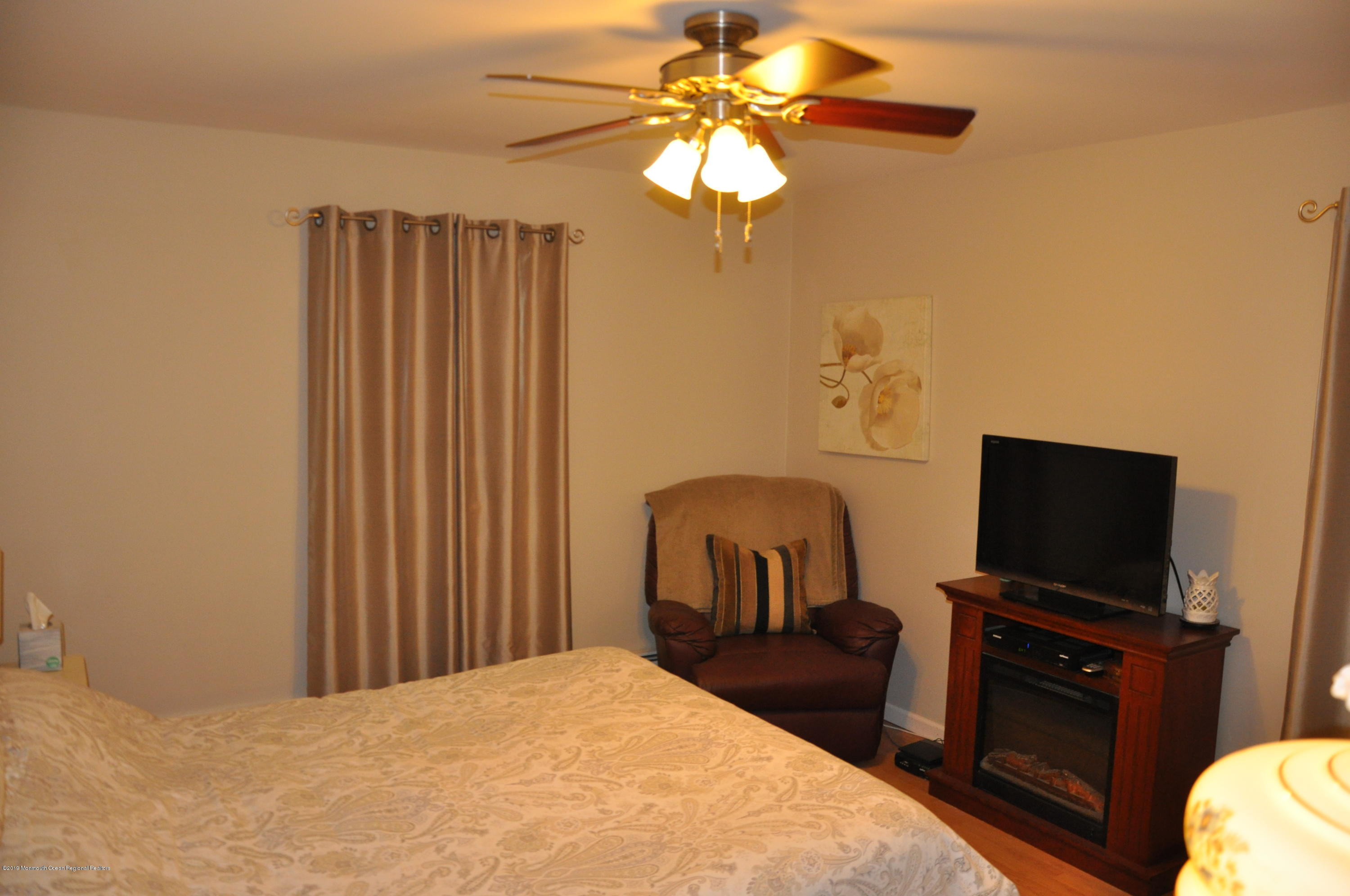 1123 A Valley Road, Unit 47 Wayne, NJ 07470 - Photo 8 of 9 Master Bedroom2