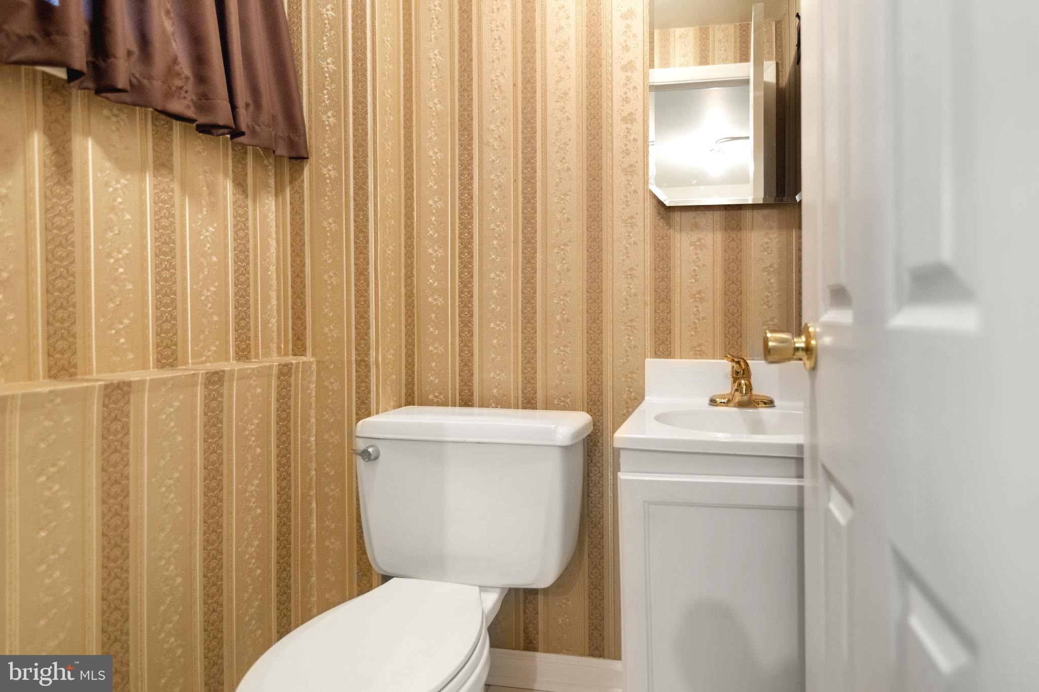 739 Newtown Road Warminster, PA 18974 - Photo 20 of 23 Powder room