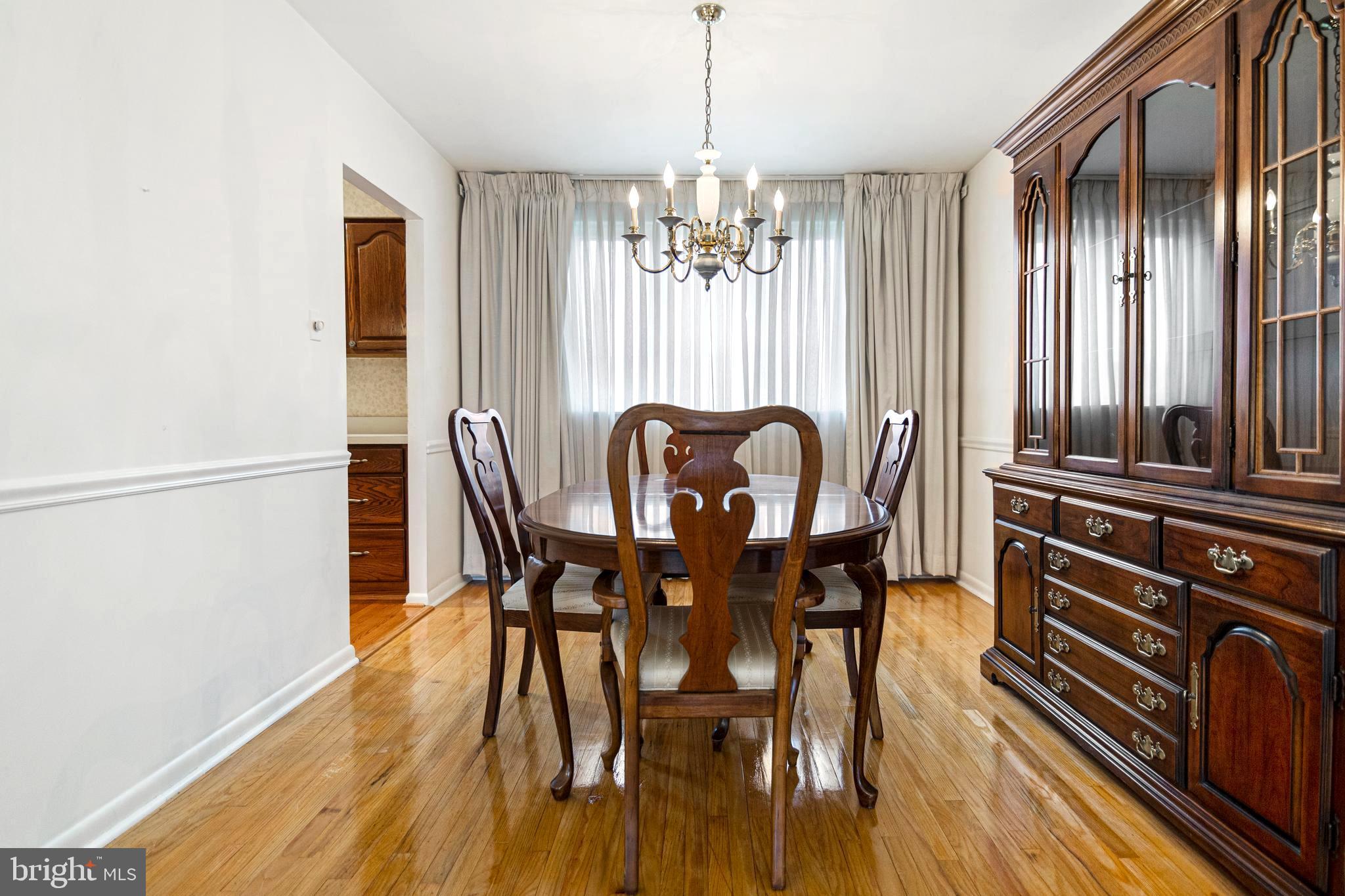 739 Newtown Road Warminster, PA 18974 - Photo 5 of 23 Dining Room