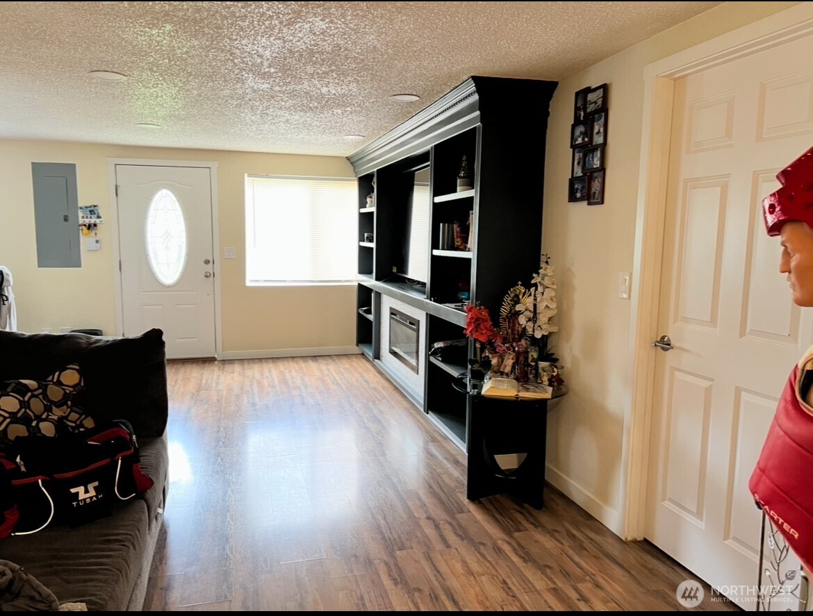 7523 Upper Ridge Road Everett, WA 98203 - Photo 12 of 34 Gallery Image 12