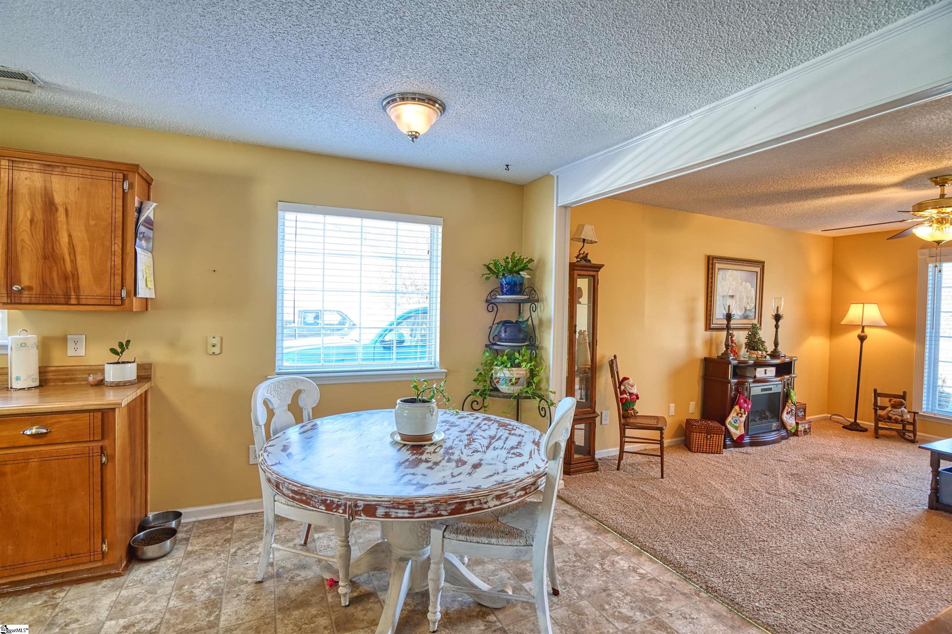 1878 River Oak Road Inman, SC 29349 - Photo 5 of 19