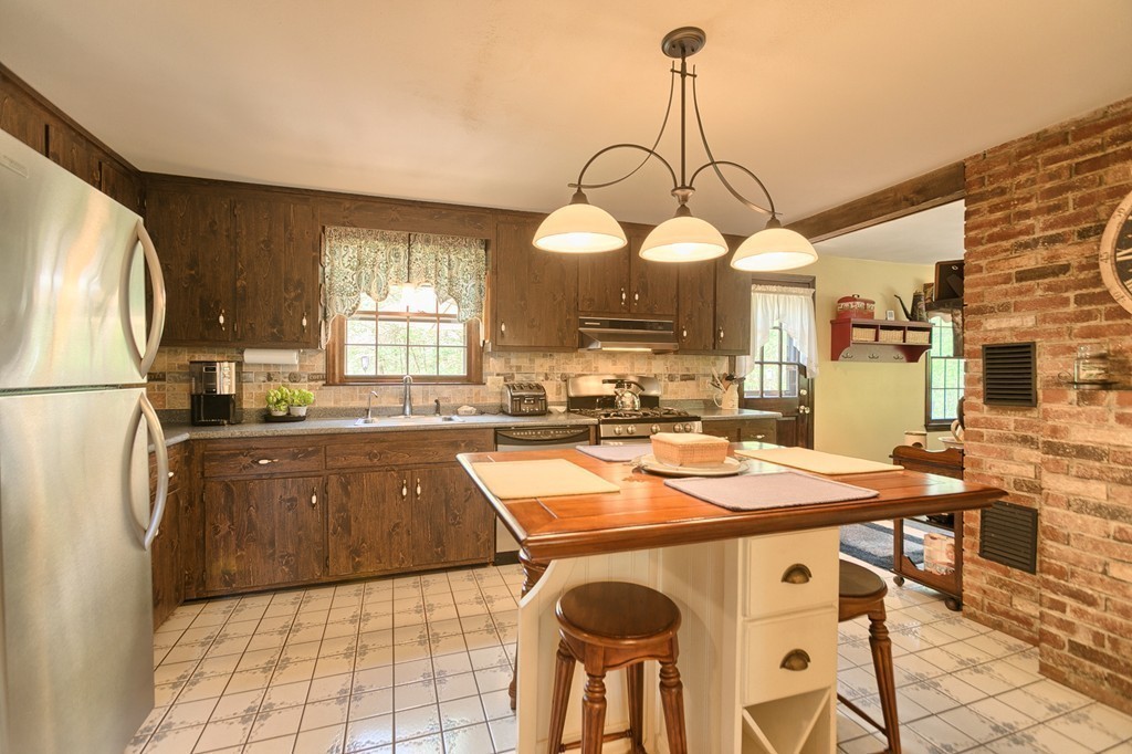 19 Cornstalk Road Dracut, MA 01826 - Photo 15 of 25 Gallery Image 15