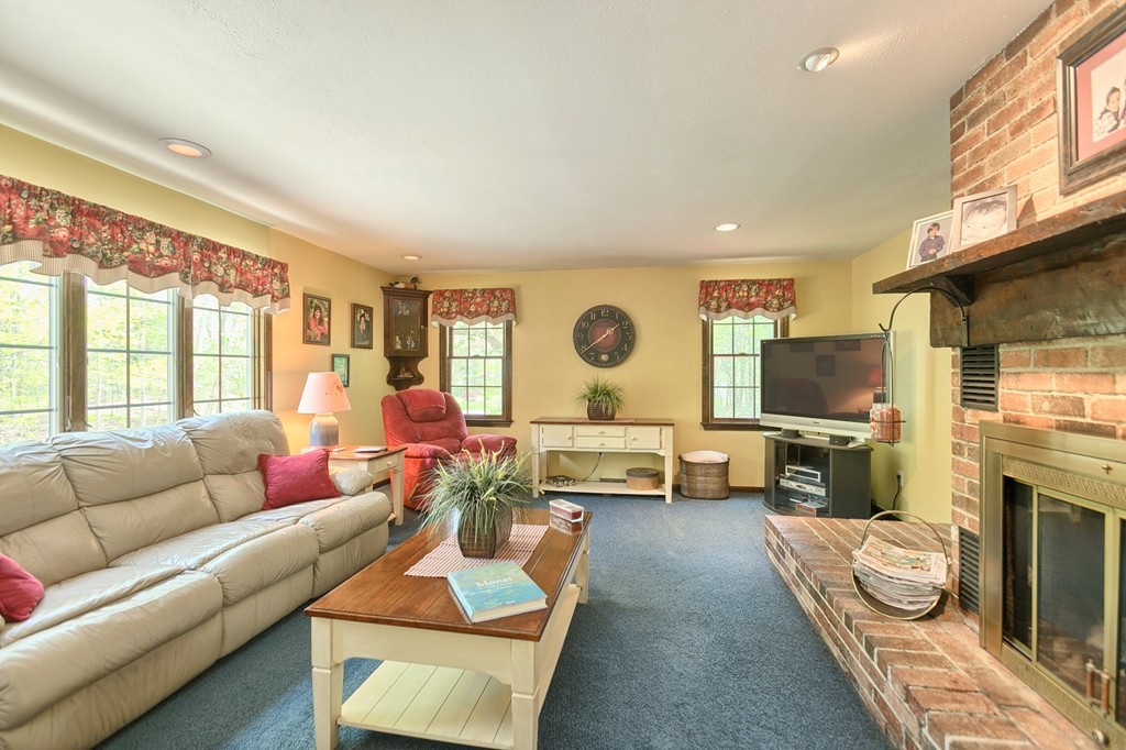 19 Cornstalk Road Dracut, MA 01826 - Photo 21 of 25 Gallery Image 21