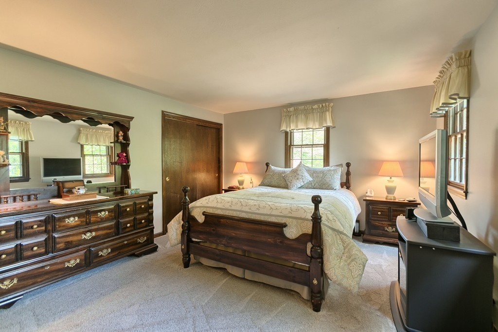 19 Cornstalk Road Dracut, MA 01826 - Photo 22 of 25 Gallery Image 22