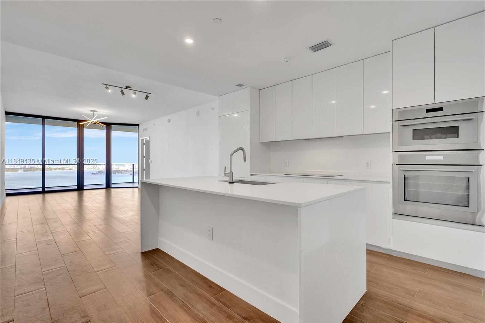 700 Northeast 24th Street, Unit 4005 Miami, FL 33137 - Photo 19 of 89 VIRTUAL STAGE