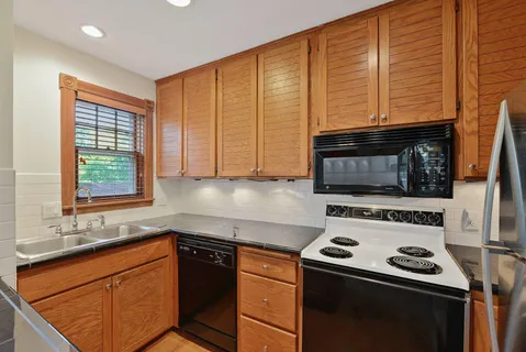 $995,000 | 197 North Kent Street, St. Paul, MN 55102