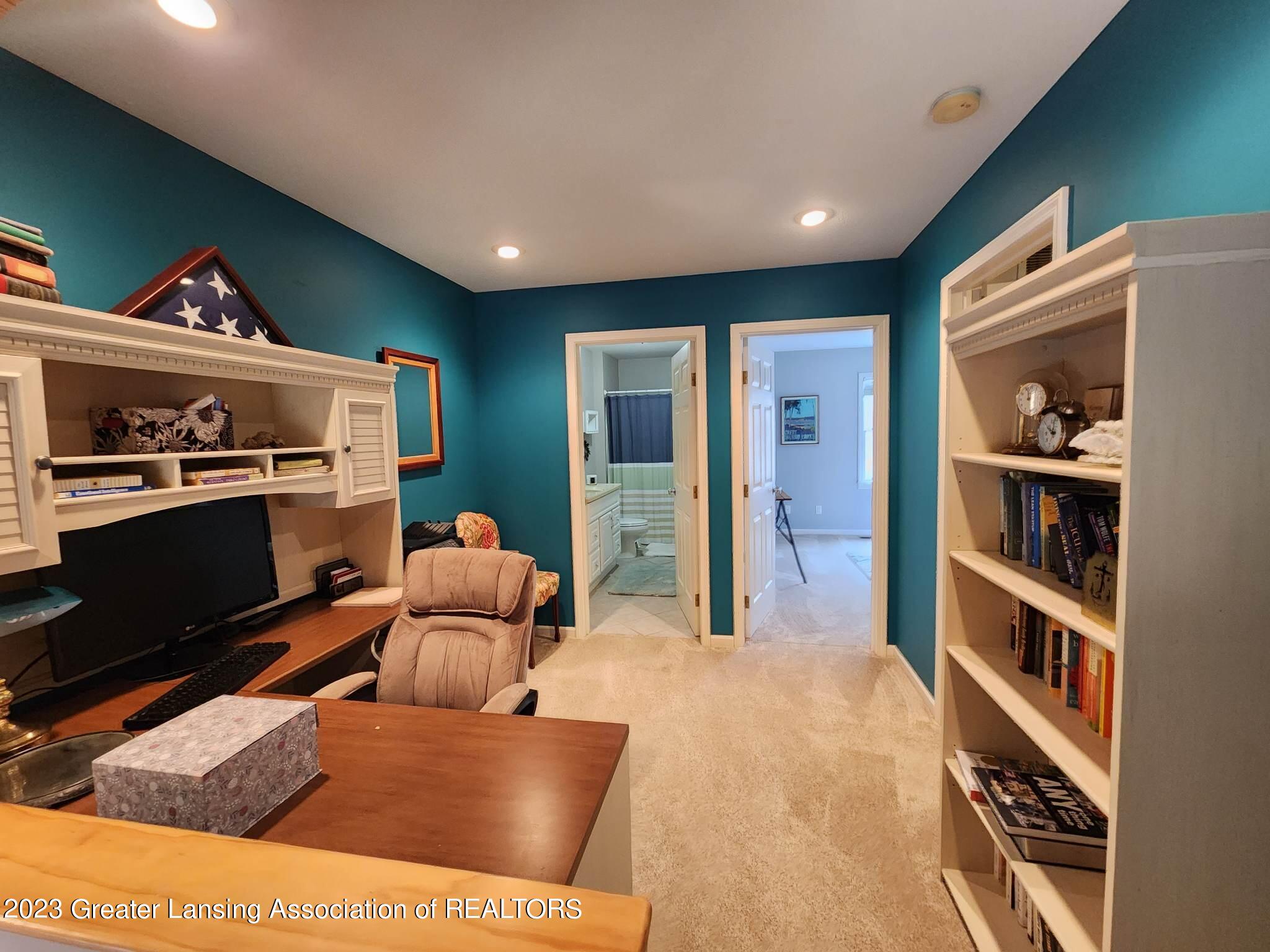 8382 Ridgeway Road Petoskey, MI 49770 - Photo 12 of 31 342497859_245156814685098_57337182050173