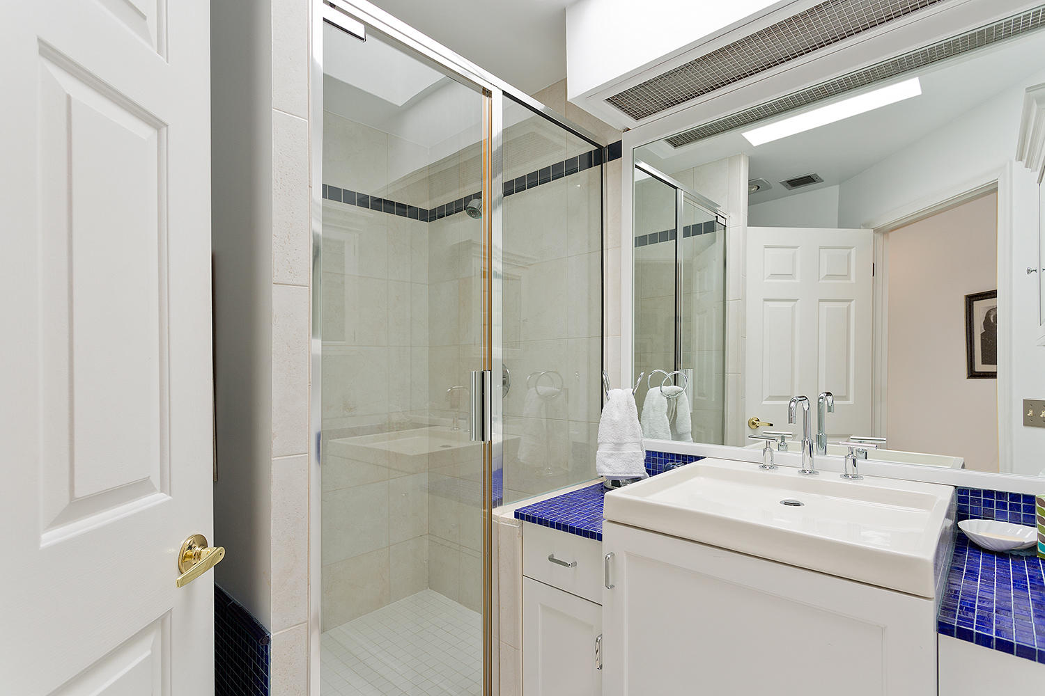 2040 Northwest 29th Road Boca Raton, FL 33431 - Photo 27 of 49 Guest Bath