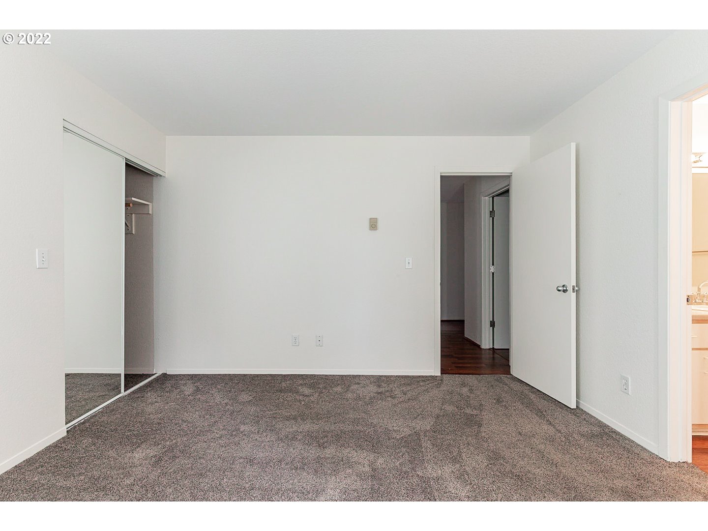 5225 Jean Road, Unit 207 Lake Oswego, OR 97035 - Photo 17 of 29 a view of an empty room
