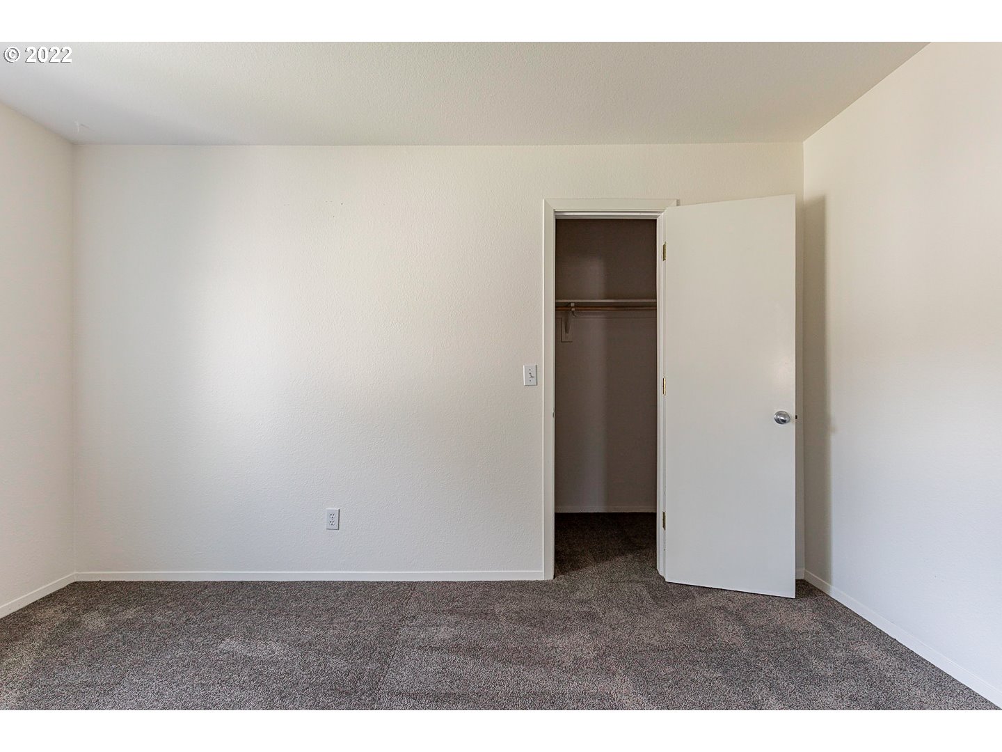 5225 Jean Road, Unit 207 Lake Oswego, OR 97035 - Photo 20 of 29 a view of an empty room