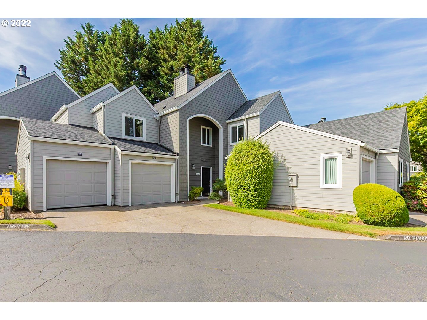5225 Jean Road, Unit 207 Lake Oswego, OR 97035 - Photo 29 of 29 a house view with a outdoor space