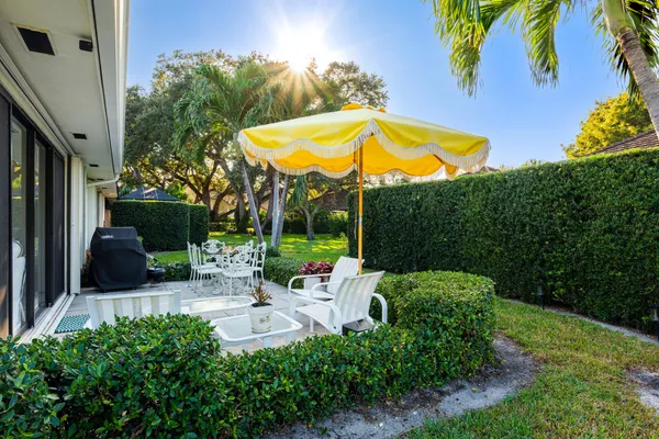 $895,000 | 11340 Briarwood Place, North Palm Beach, FL 33408