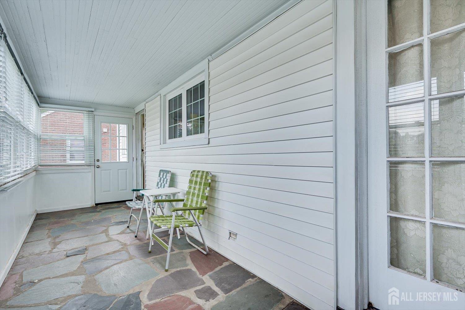 289 Hazel Place Union, NJ 07083 - Photo 13 of 23