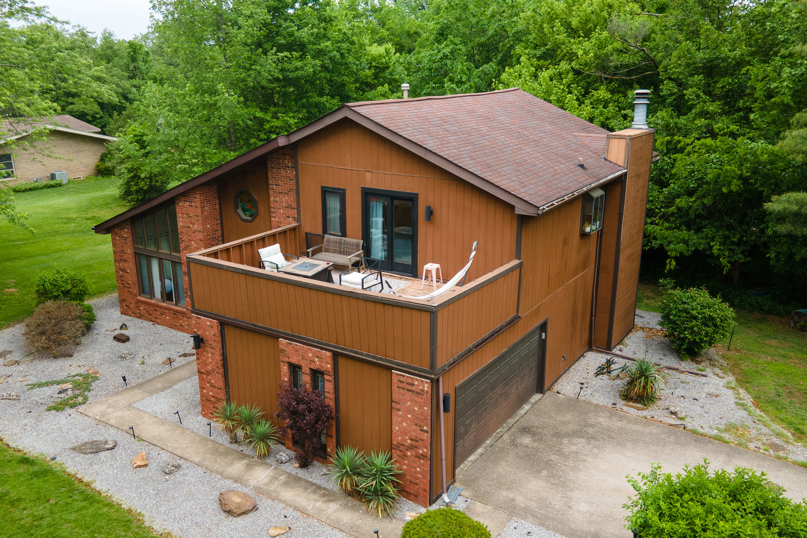 183 Heritage Road Carbondale, IL 62903 - Photo 43 of 44 an aerial view of a house with swimming pool and furniture