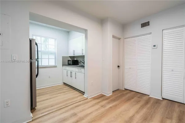 $1,800 | 920 Pennsylvania Avenue, Unit 105, Miami Beach, FL 33139