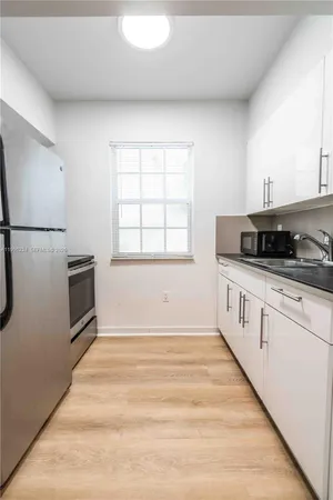 $1,800 | 920 Pennsylvania Avenue, Unit 105, Miami Beach, FL 33139